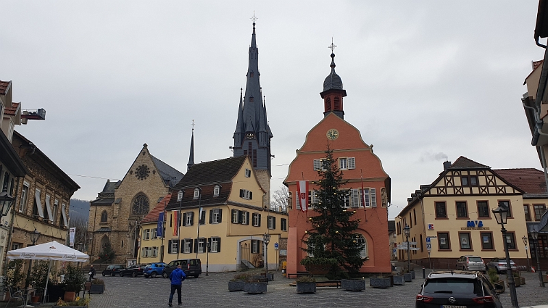 20191231_121738.jpg - Das Rathaus am Marktplatz.
